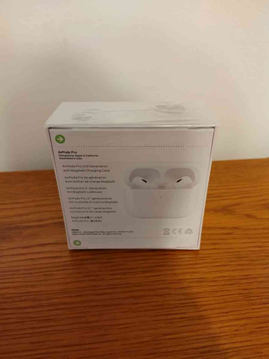 earpods apples - Alma, Arkansas - FleaMarketBay