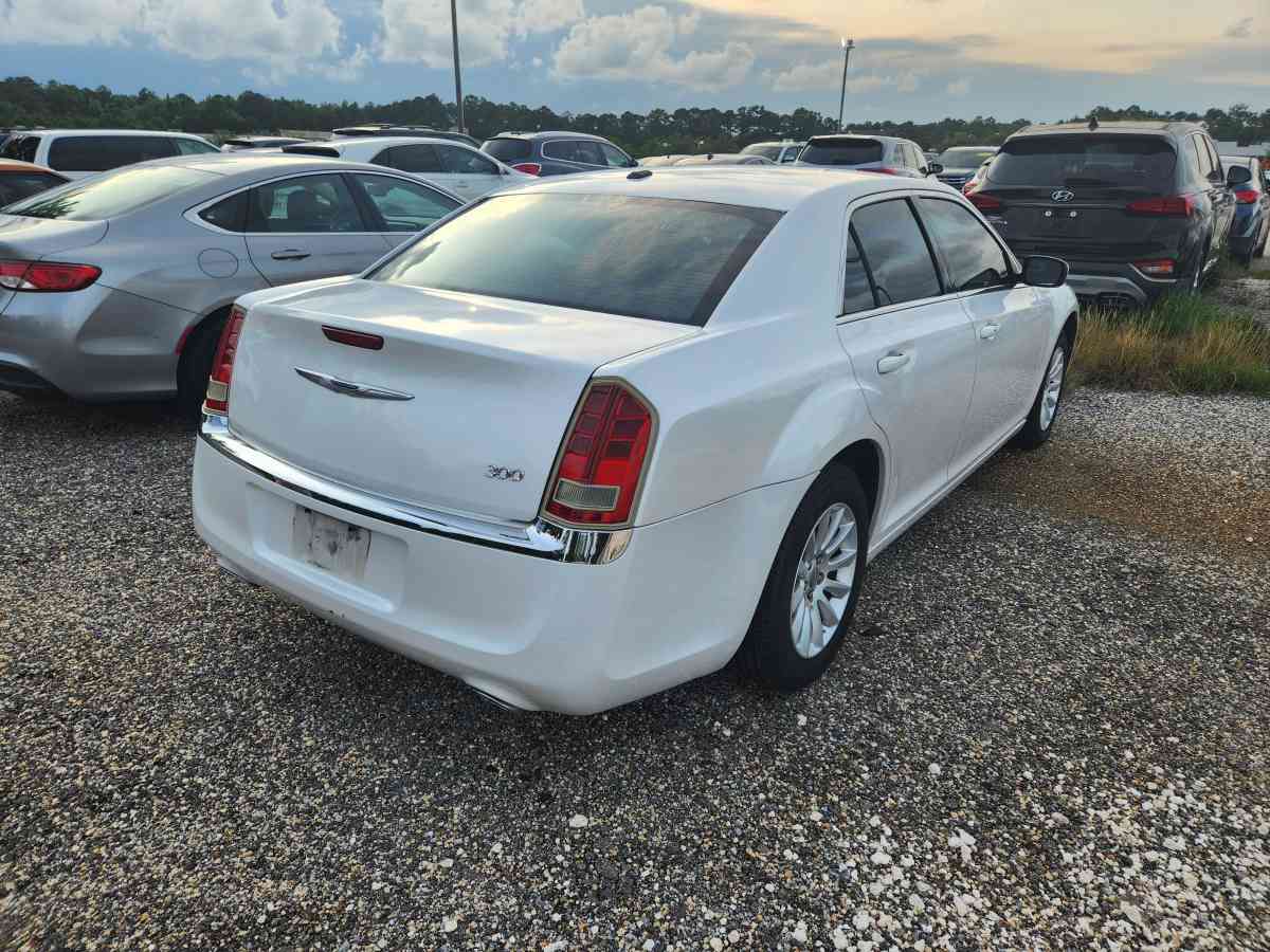 2011 Chrysler 300 Limited - Daphne, Alabama
