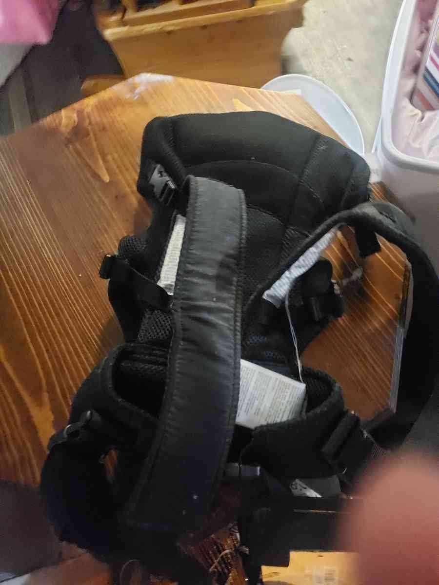 baby carrier - Fort Wayne, Indiana - FleaMarketBay