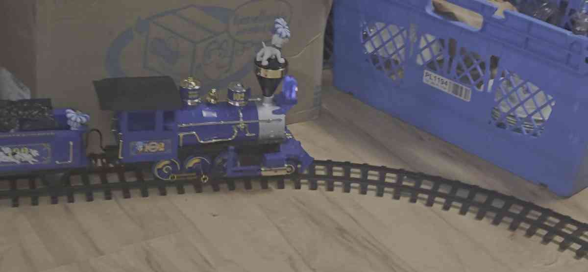 collectable vintage 102 Dalmatians g gauge train set new - Littlerock, Washington - FleaMarketBay