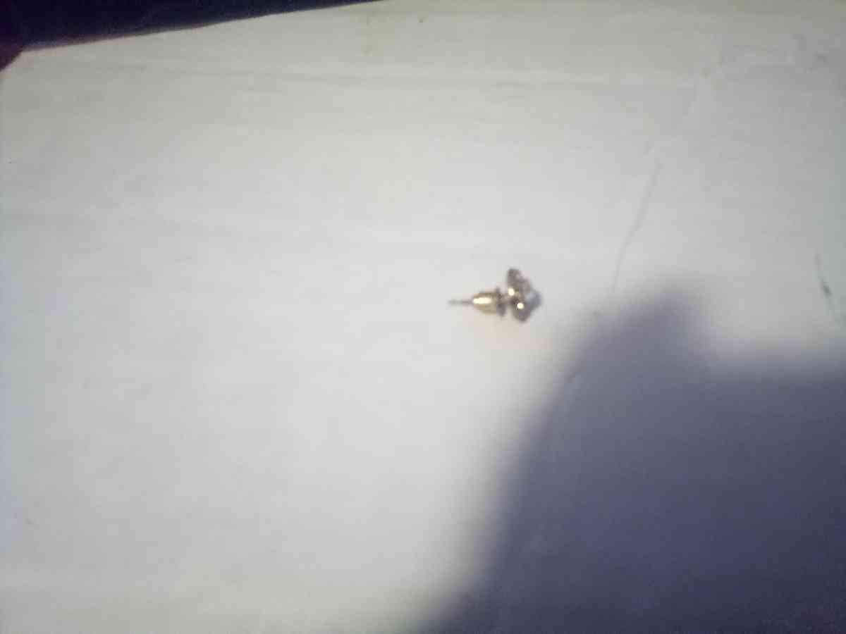 Gold diamond earrings - Jacksonville, Florida - FleaMarketBay