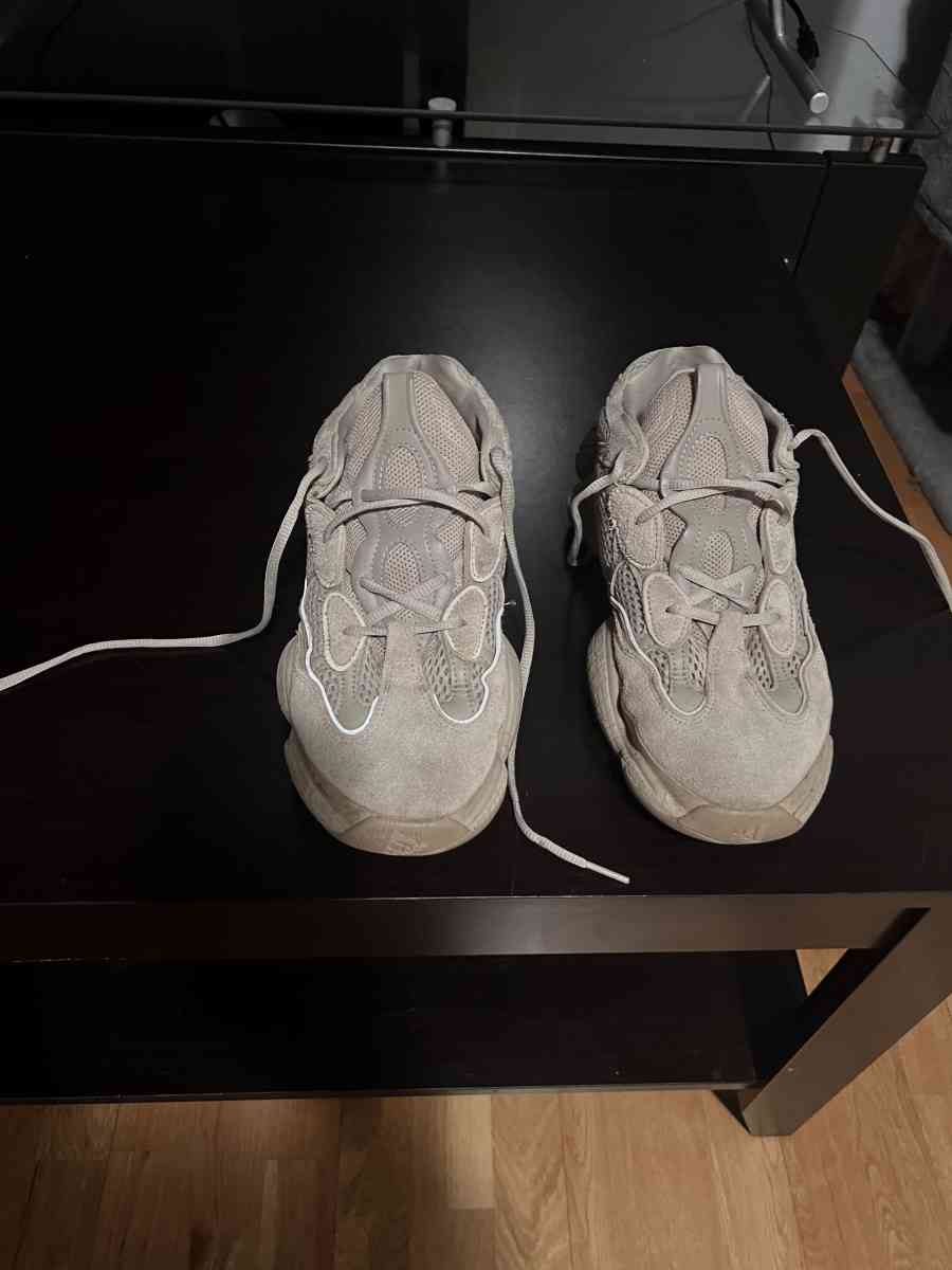 Yeezy 500 Taupe Light - Glendale, California