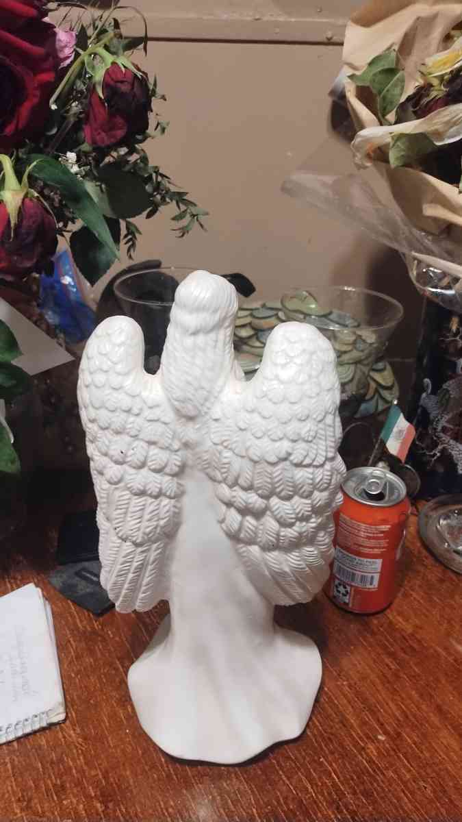 white ceramic Angel - Abilene, Texas - FleaMarketBay