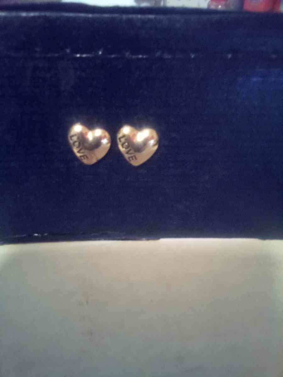 eartshape gold earrings with love written inside - Jacksonville, Florida - FleaMarketBay