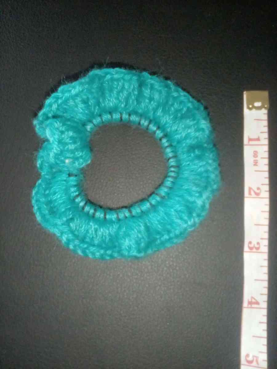 1ct  mixed color scrunchies - Saint Albans, West Virginia - FleaMarketBay