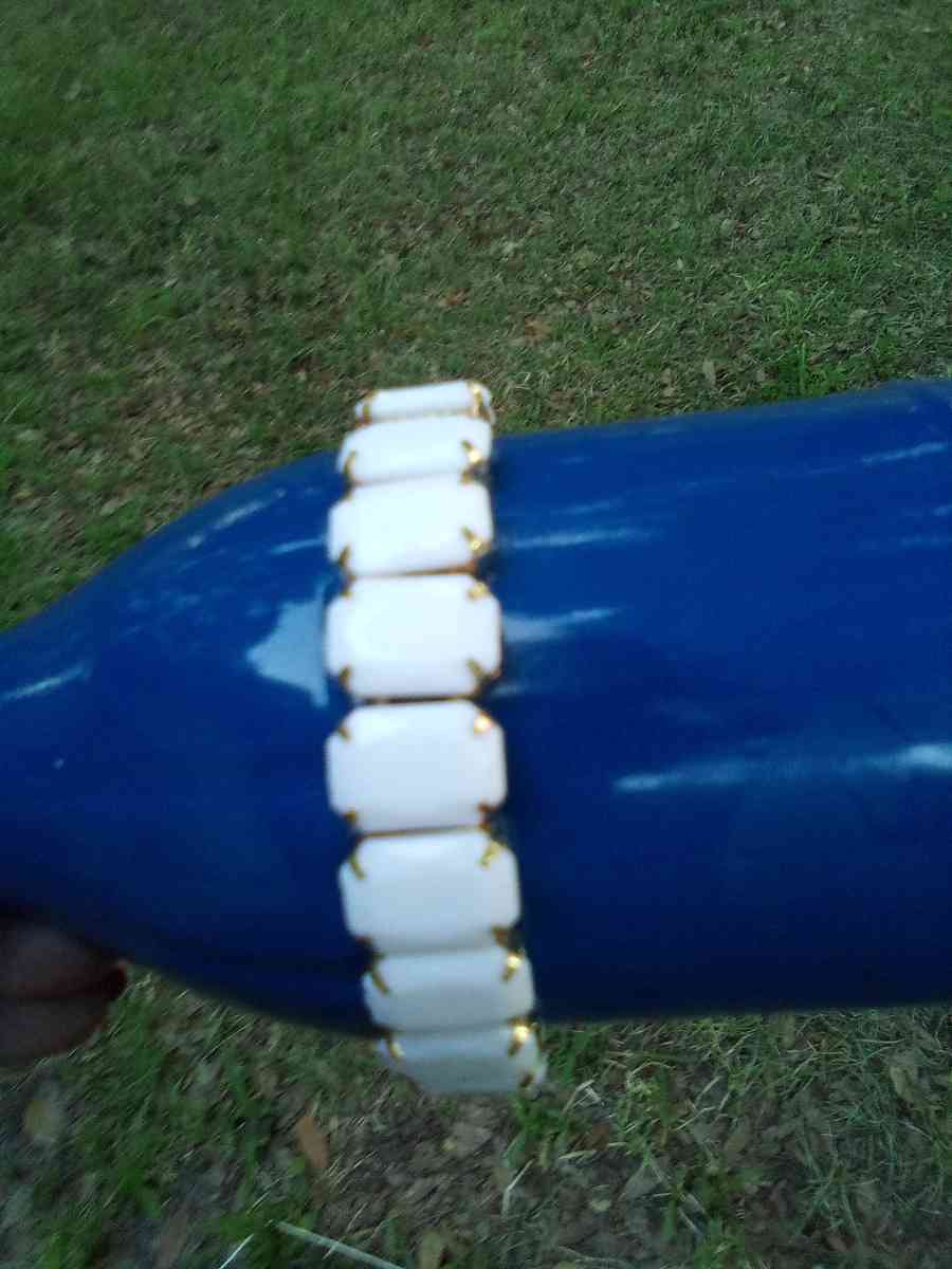 stretchy white square stone bracelet - Jacksonville, Florida