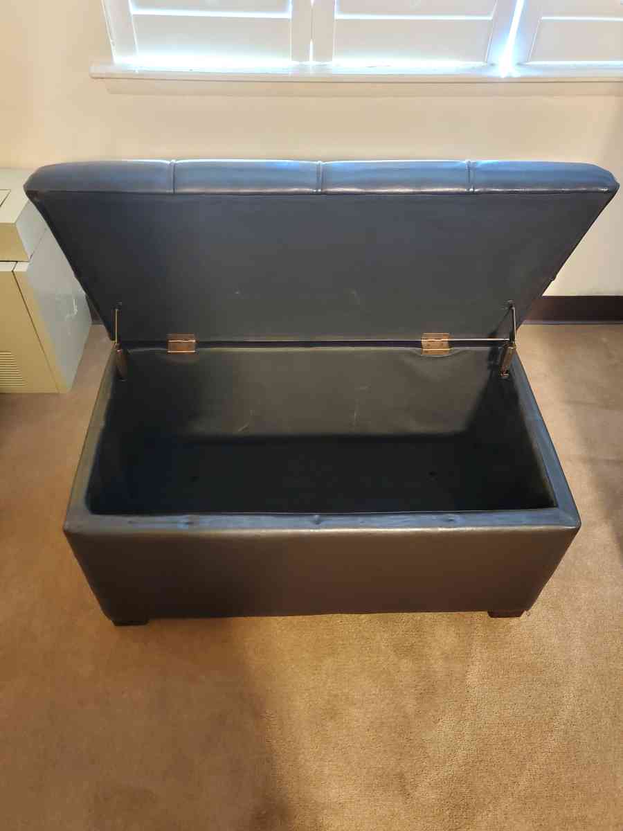 Storage Ottoman - Baltimore, Maryland - FleaMarketBay
