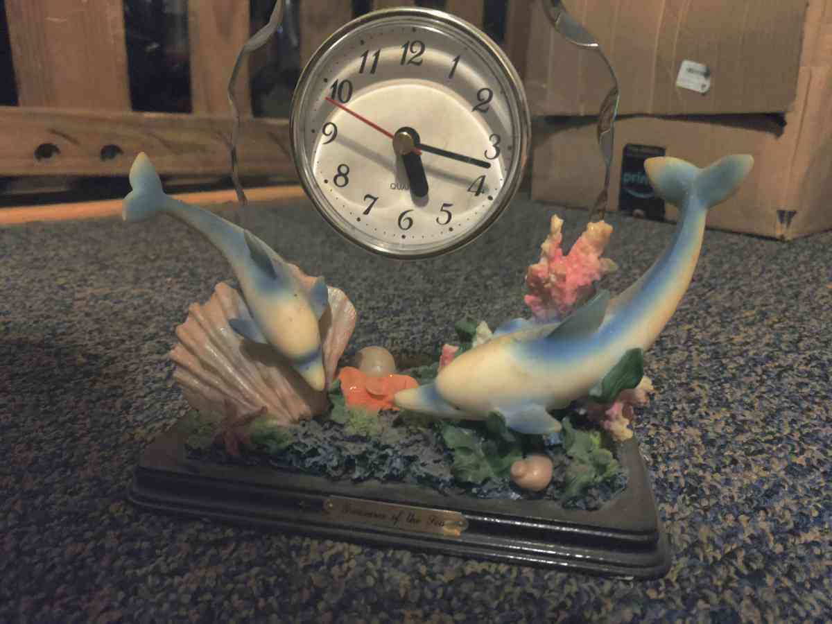 treasures of the sea dolphin clock - Canton, Ohio