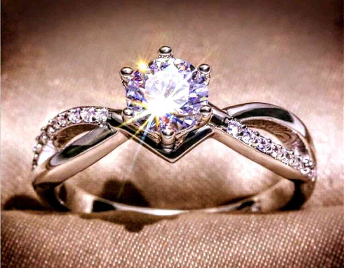 Womens Ring - Decatur, Illinois