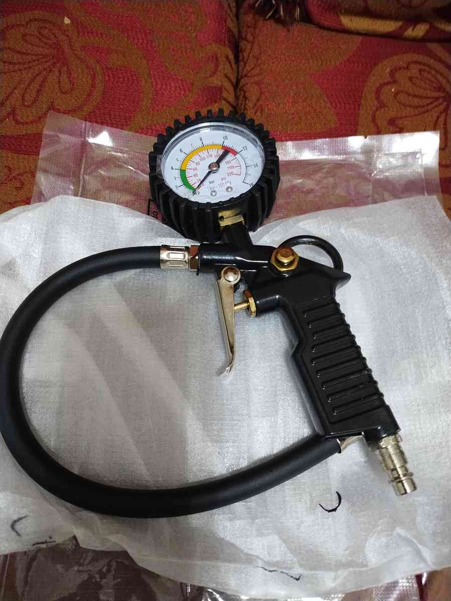 rubber house tire inflator gauge - Orlando, Florida - FleaMarketBay