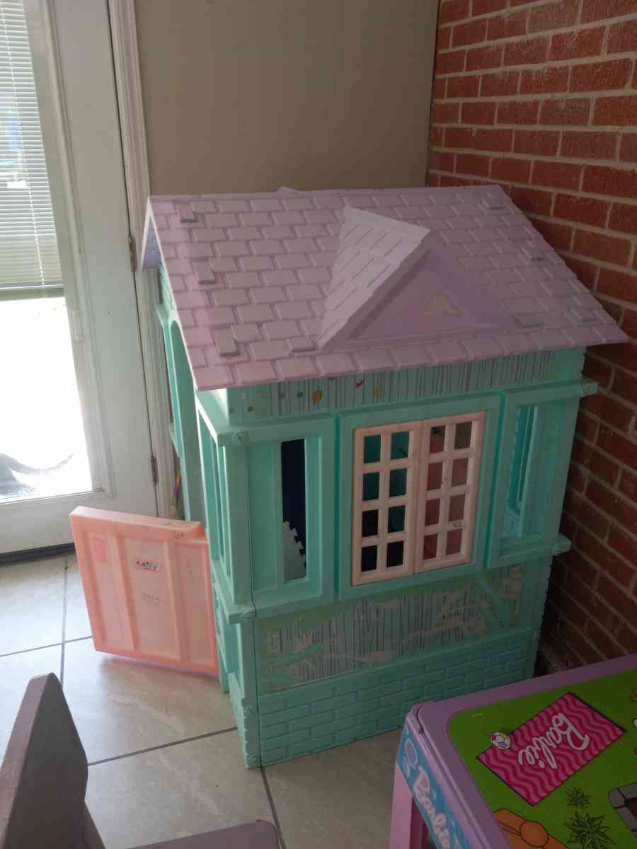 girl  toys baby stuff - Alicia, Arkansas - FleaMarketBay