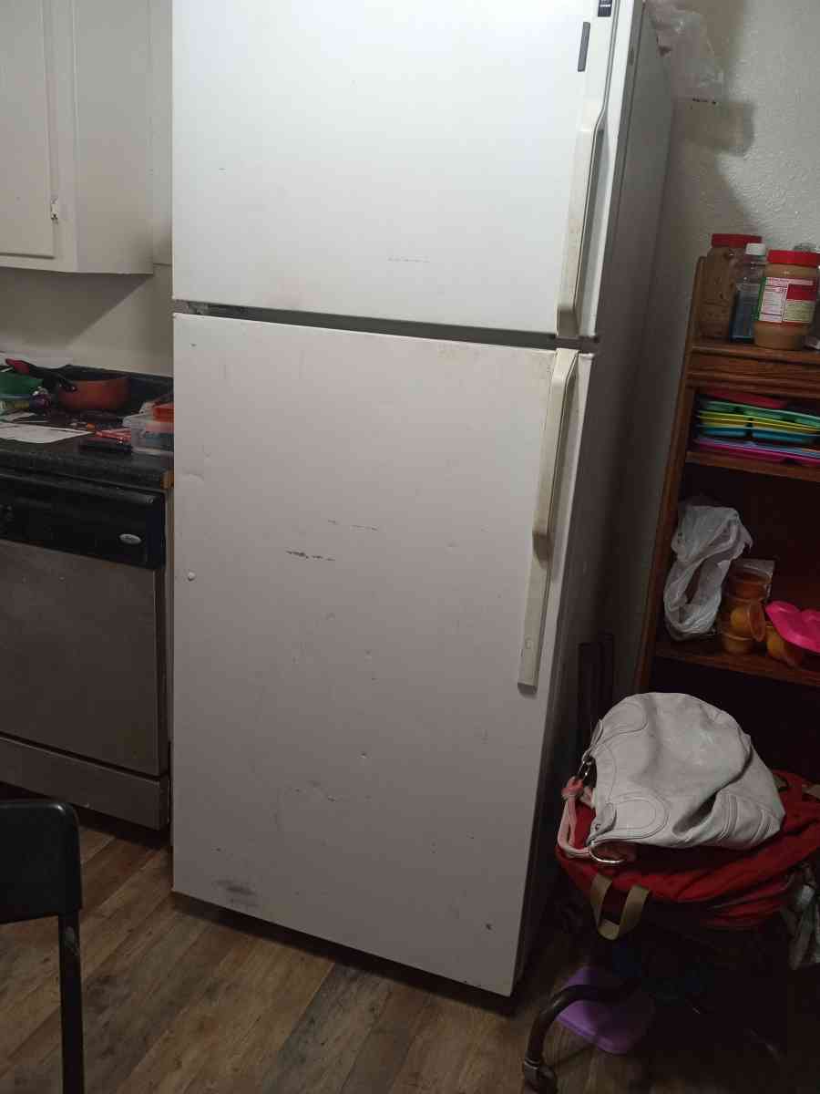 fridge freezer works great - Oklahoma City, Oklahoma
