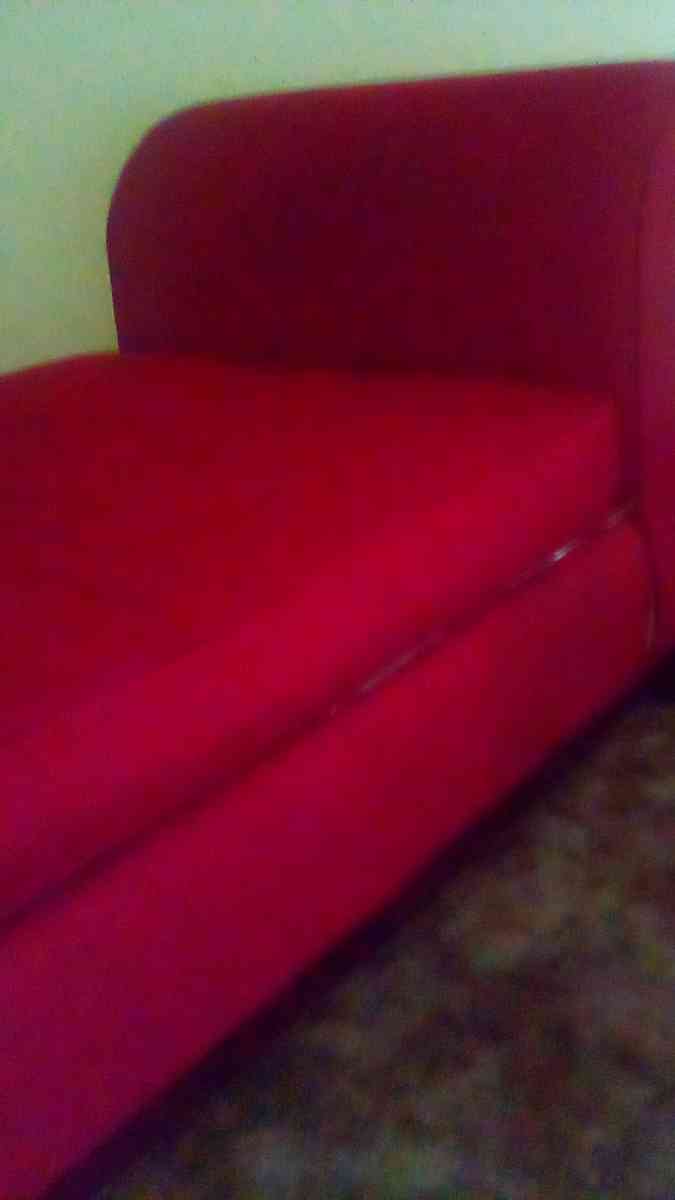 Red Chaise lounge - Muskogee, Oklahoma - FleaMarketBay