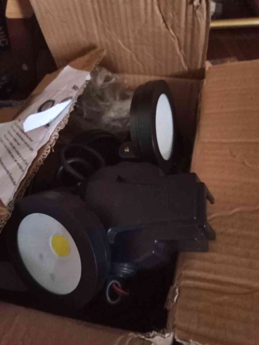 motion lights for security 4 pack and Alarms for property 4 - Andover, Ohio - FleaMarketBay