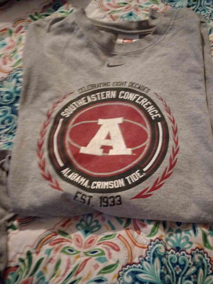 4 Alabama shirts - Griffin, Georgia - FleaMarketBay