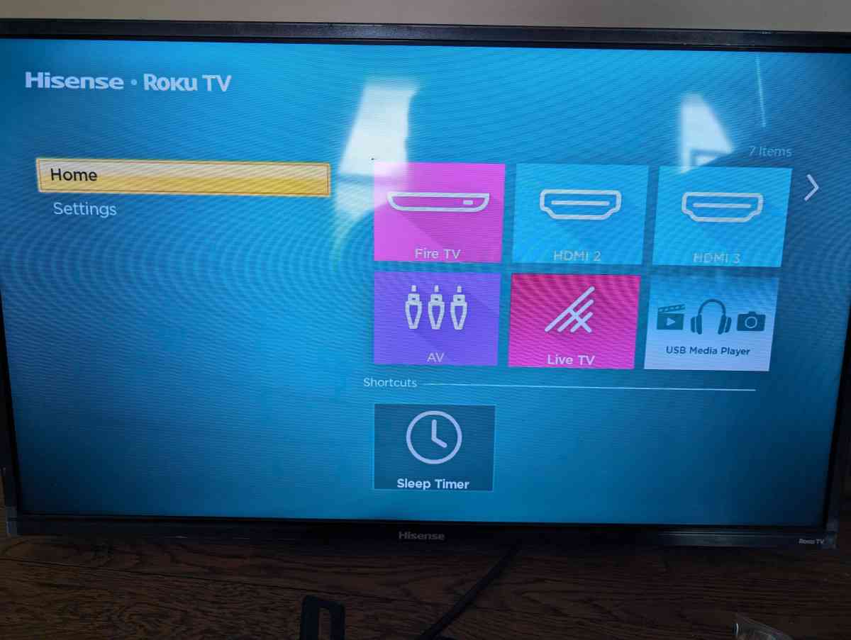 Roku TV with Wall Mount - Kansas City, Missouri