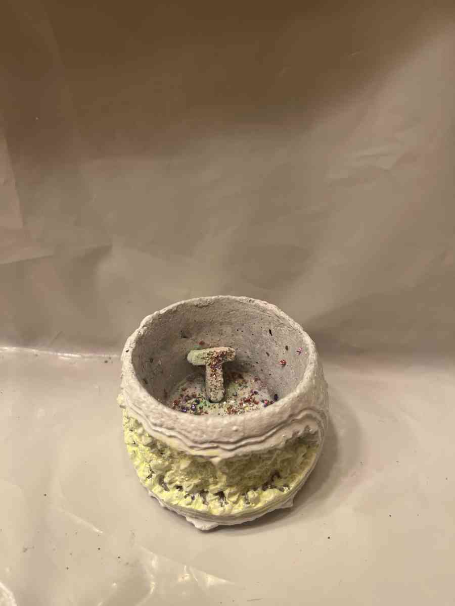 inicials custom your name on it I have diferentes colors - Perris, California - FleaMarketBay