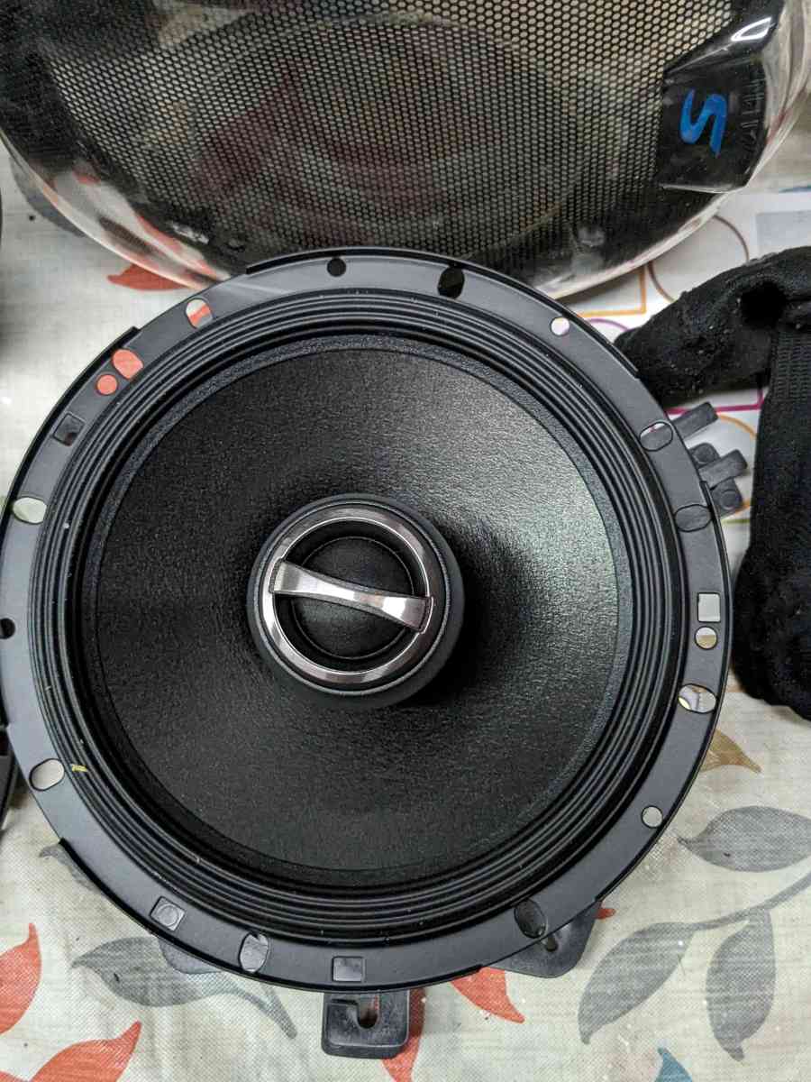 complete Alpine stero system with sub amp and install kit - Samson, Alabama - FleaMarketBay