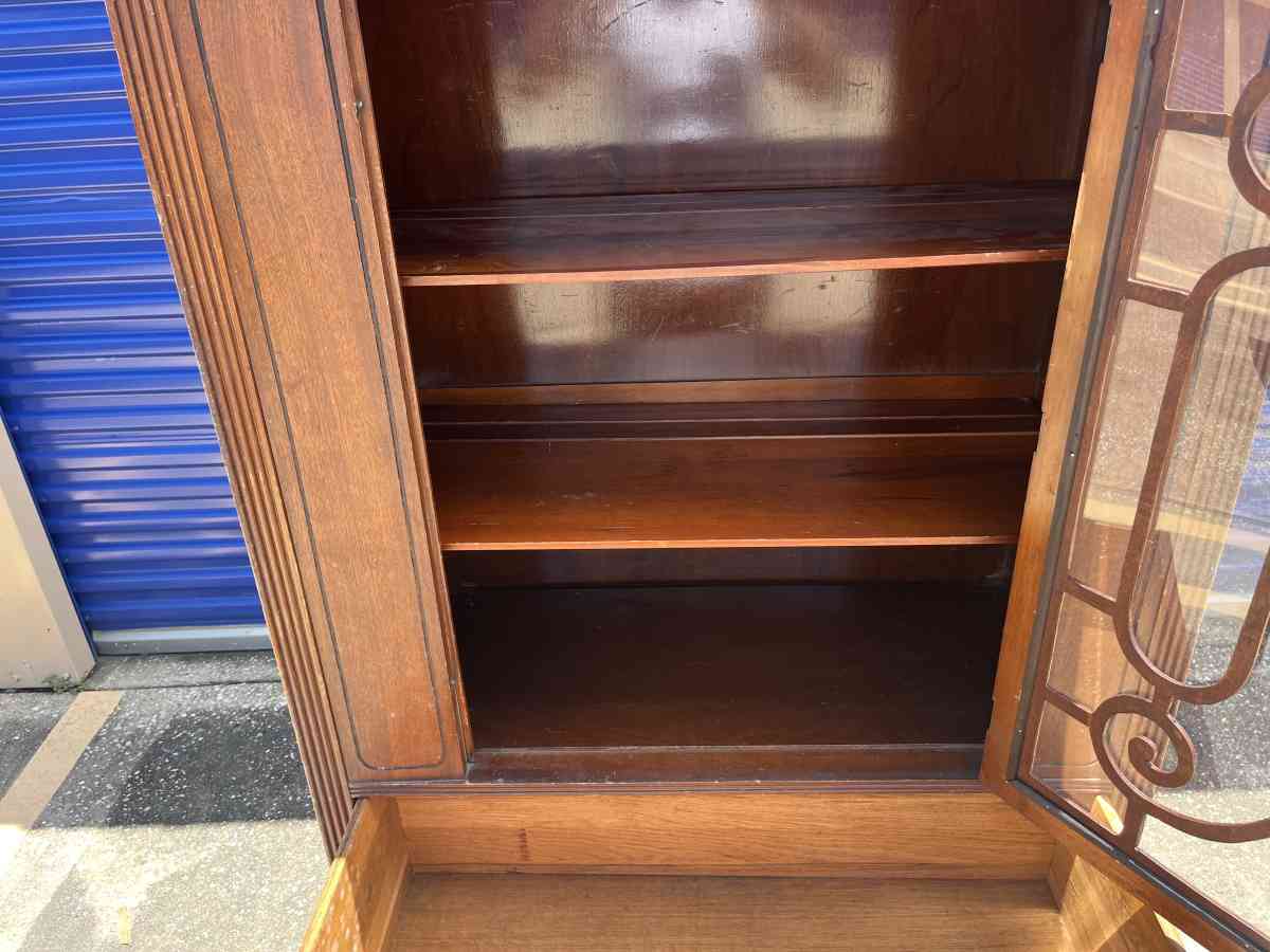 Antique Hutch Cabinet - Bacliff, Texas - FleaMarketBay