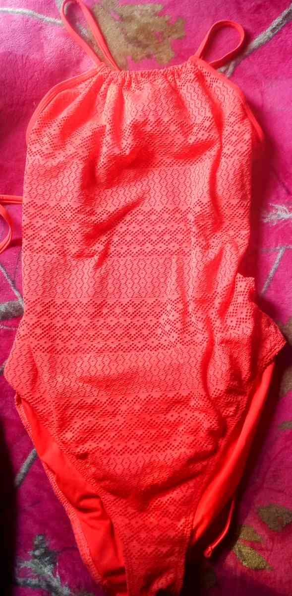 Bathing suits and two pair of sweats - Gaston, North Carolina