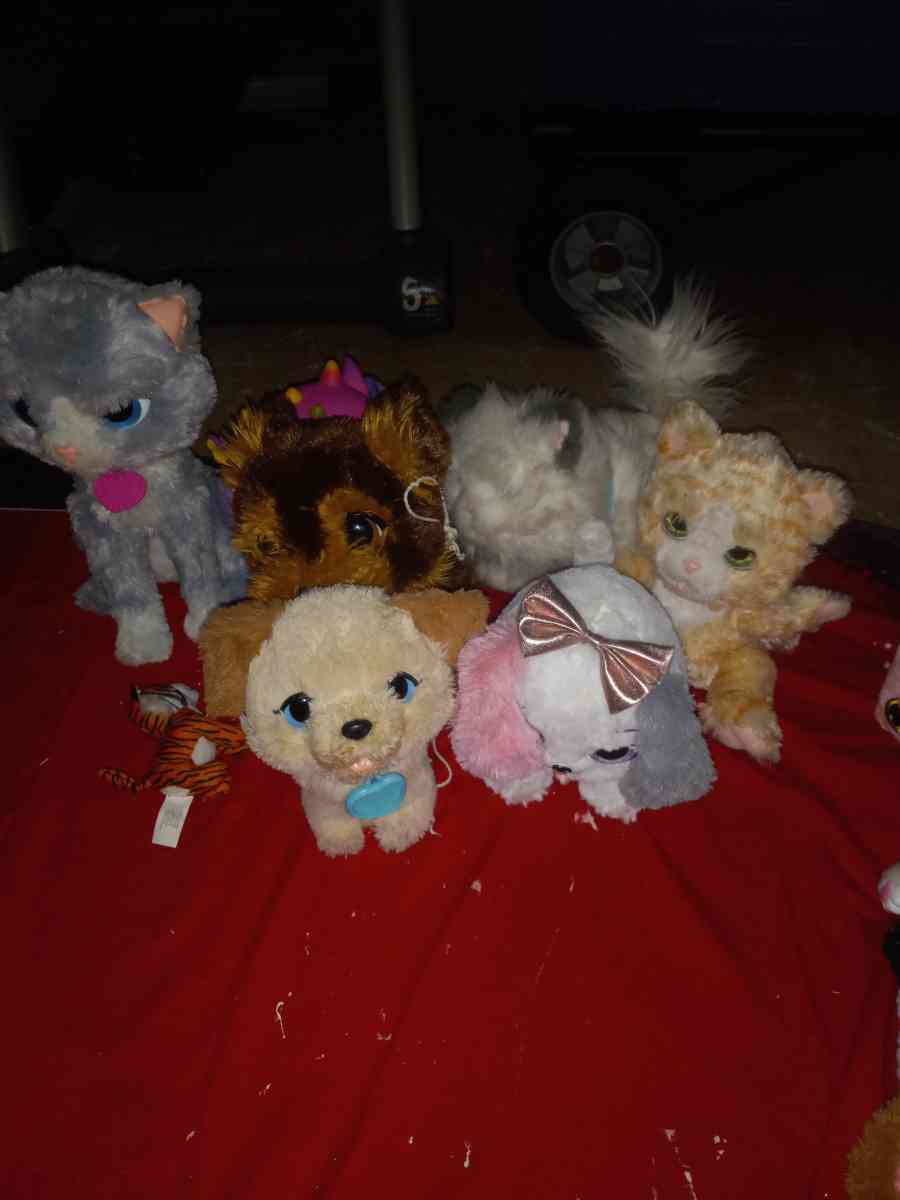 girl  toys baby stuff - Alicia, Arkansas - FleaMarketBay