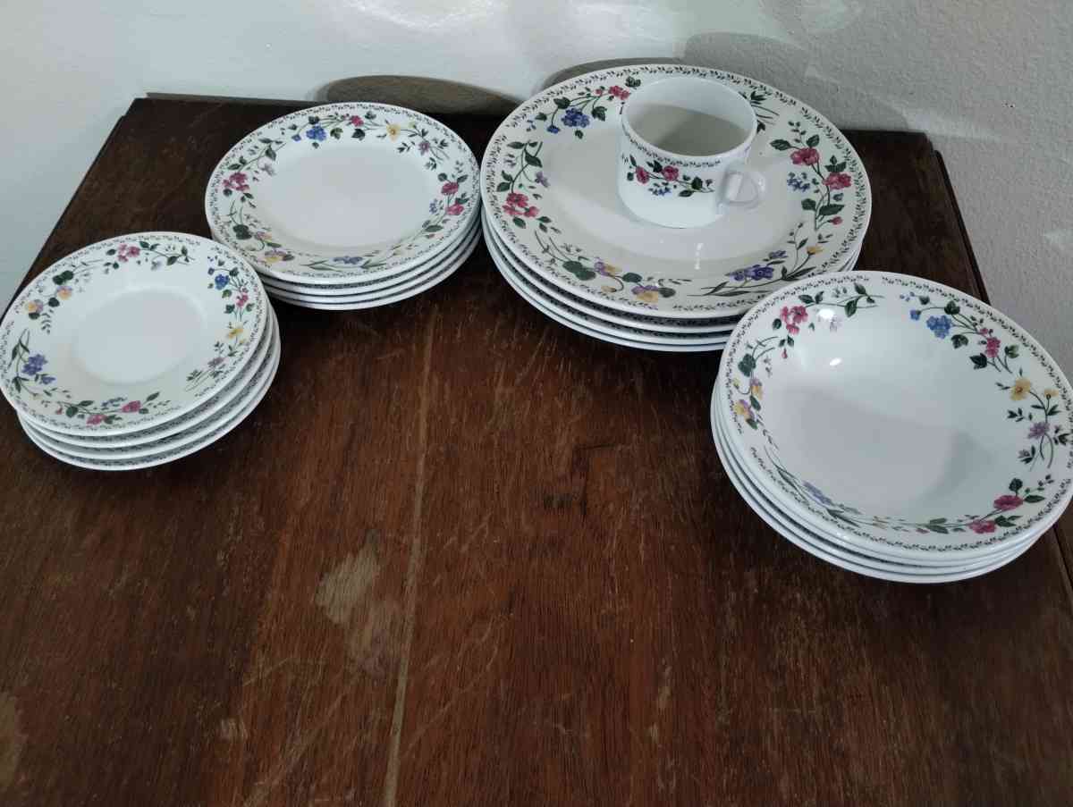 Farberware Stoneware English Garden 225 - Long Beach, California