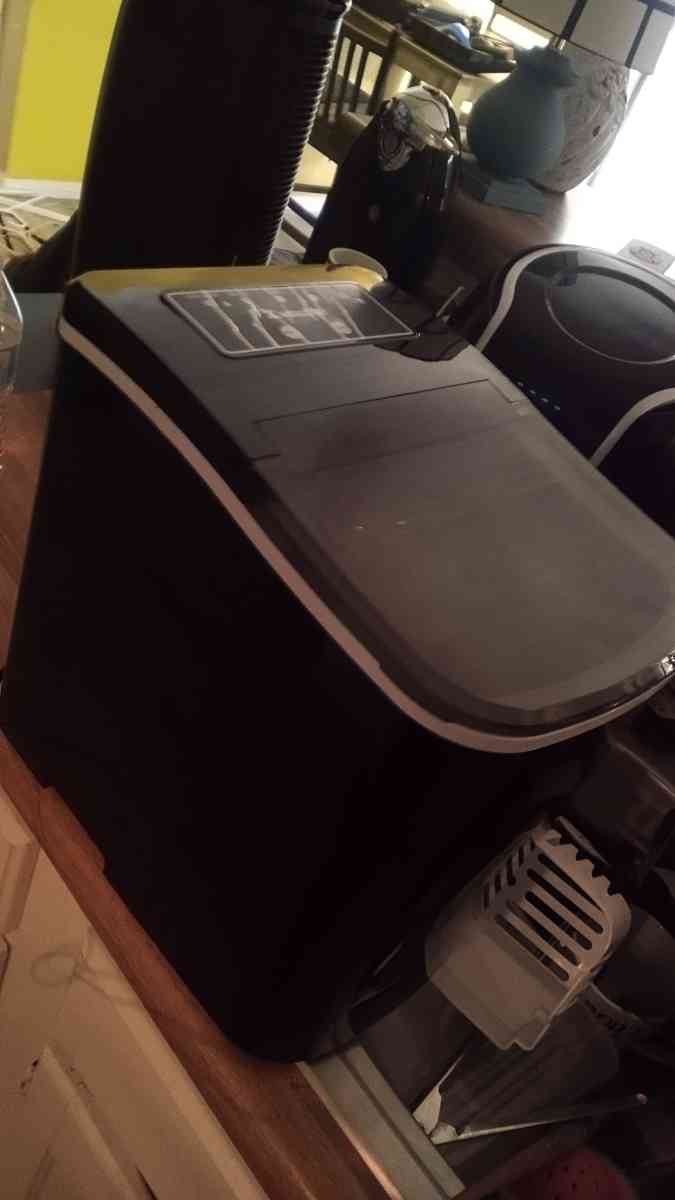 Frigidaire ice maker - Belton, Texas - FleaMarketBay