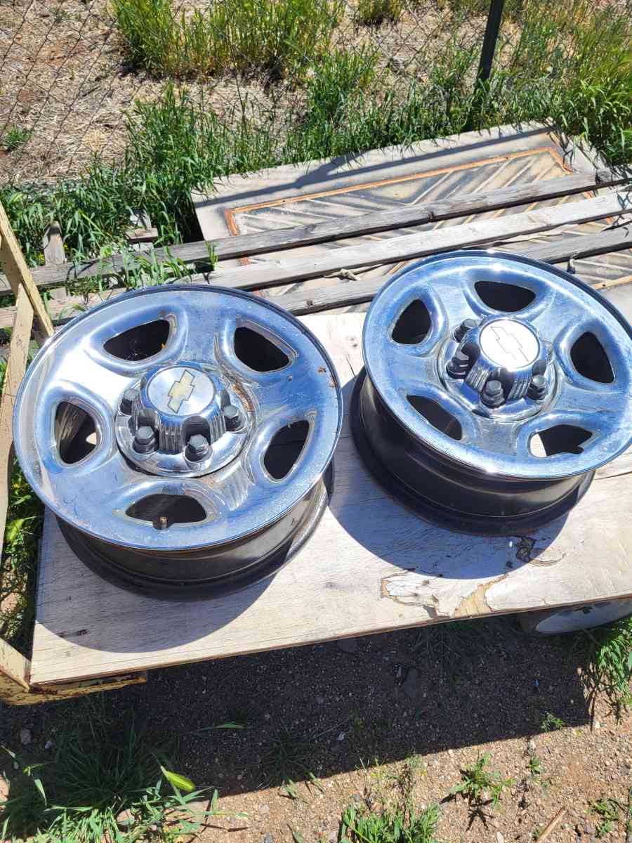 Chevy wheels - Alicia, Arkansas