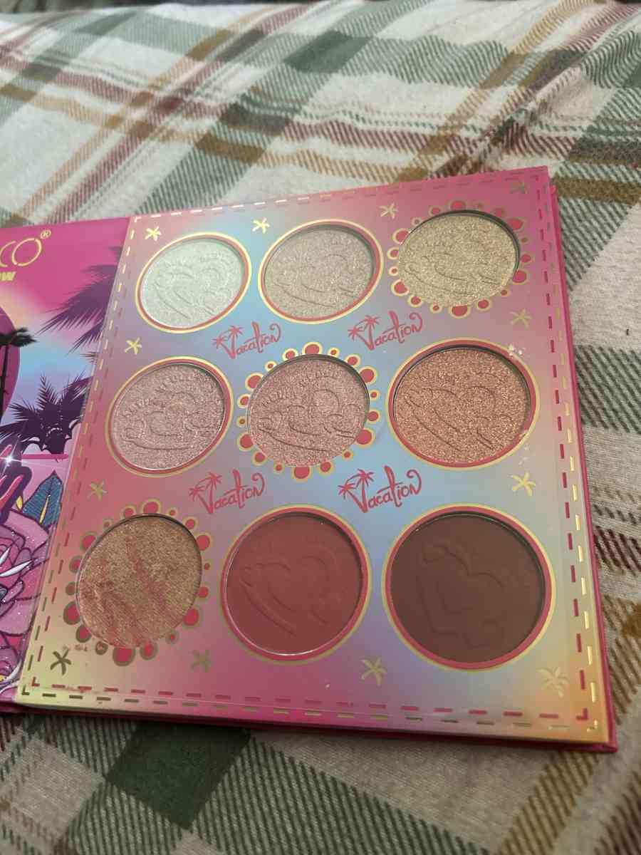 make up eyeshadow palette - Indianapolis, Indiana - FleaMarketBay