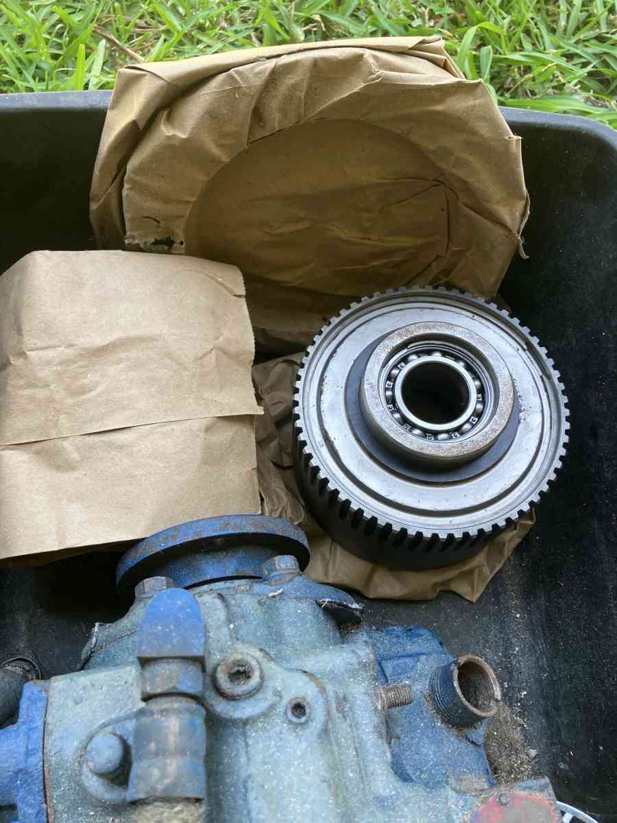 Marine Boat Transmission - Palmetto, Florida - FleaMarketBay