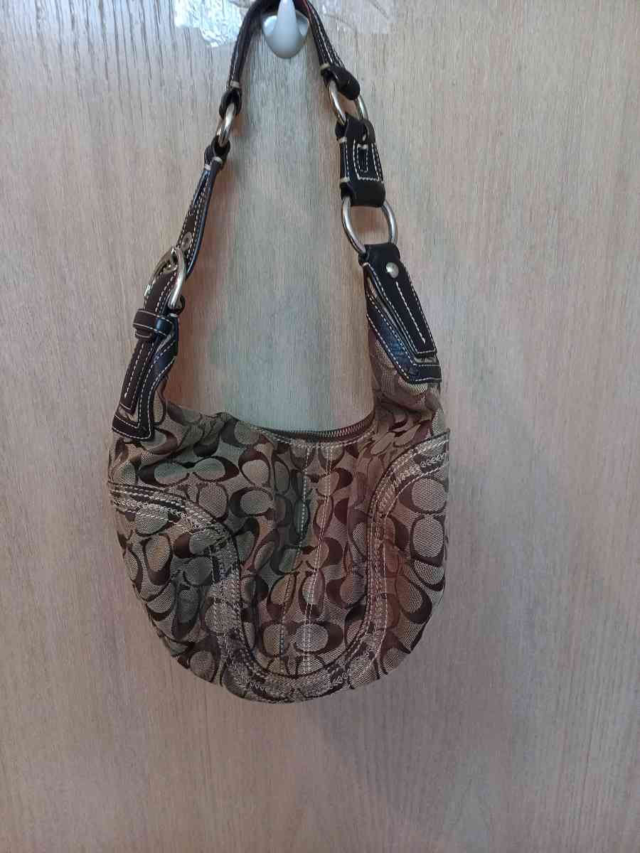 Coach canvas and leather purse - Friday Harbor, Washington - FleaMarketBay