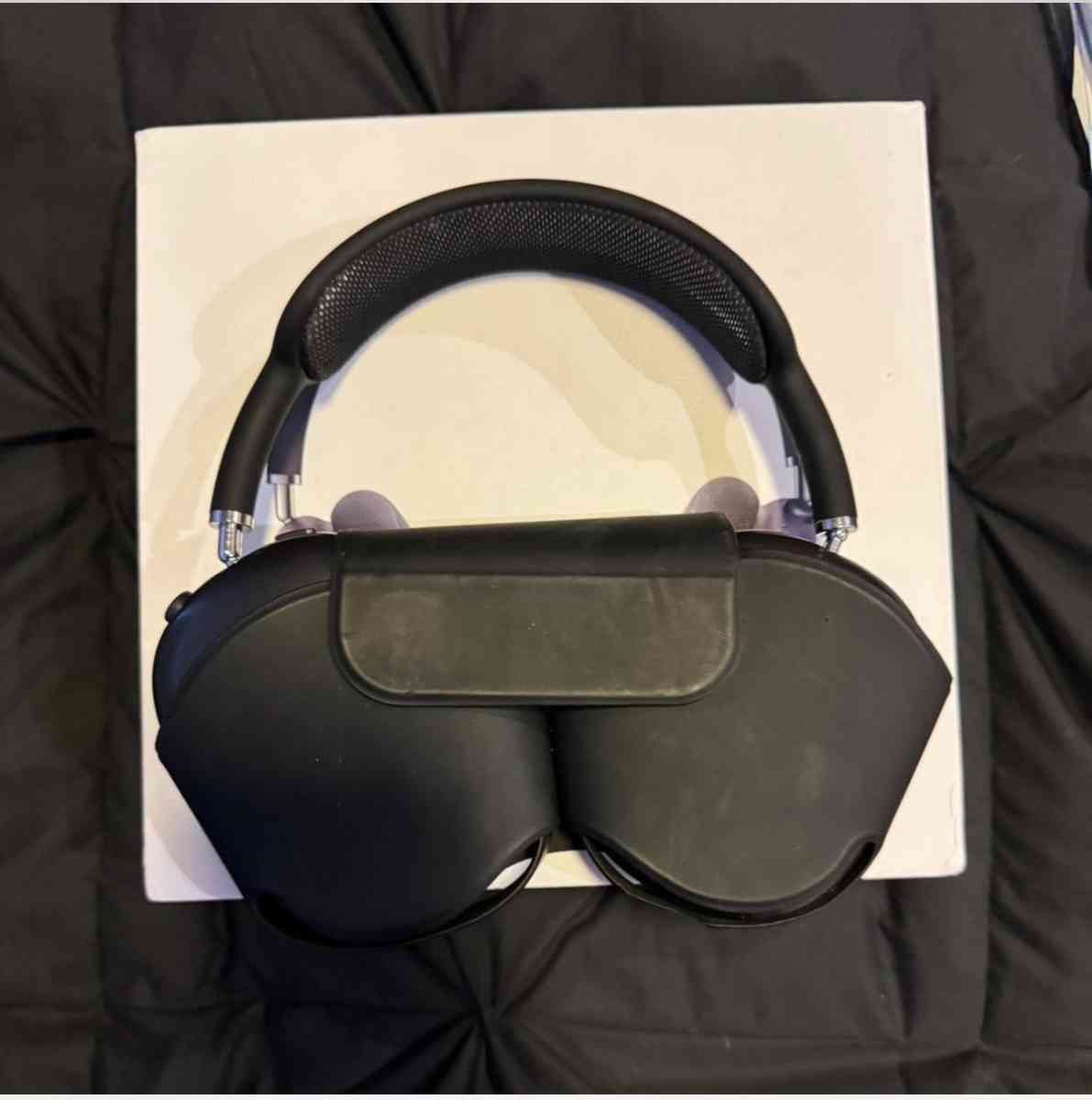 airpod maxes - Camden, New Jersey - FleaMarketBay