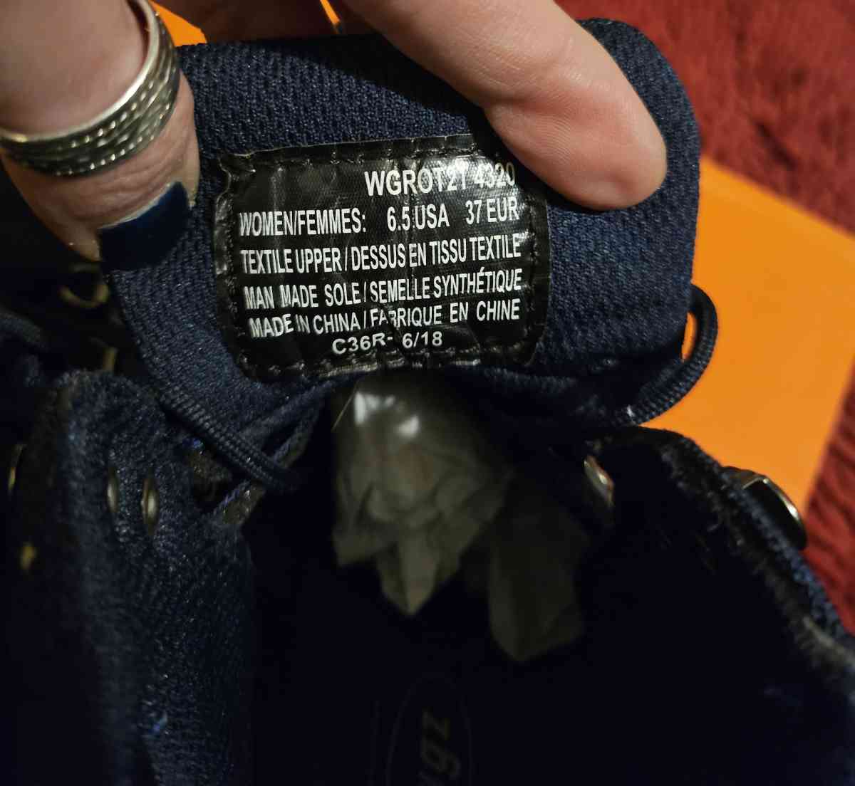 NWOT Lugz womens navy blue boots - Vidor, Texas - FleaMarketBay