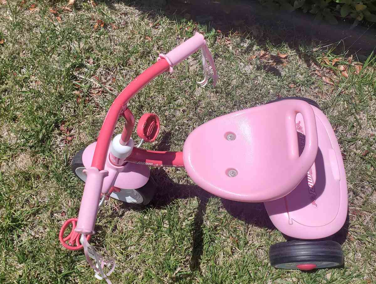 Radio Flyer tricycle - Pittsburg, California - FleaMarketBay