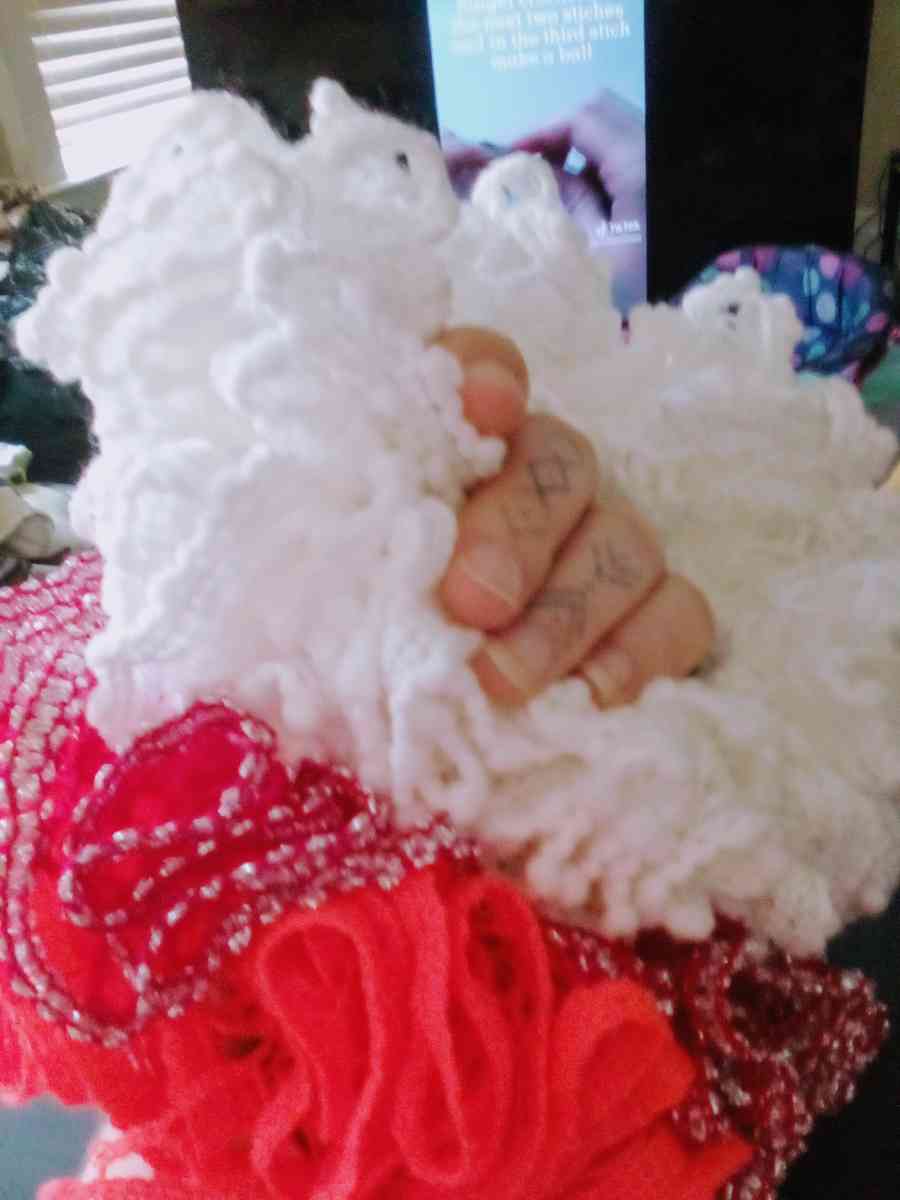 jumbo White plush scrunchie - Saint Albans, West Virginia - FleaMarketBay