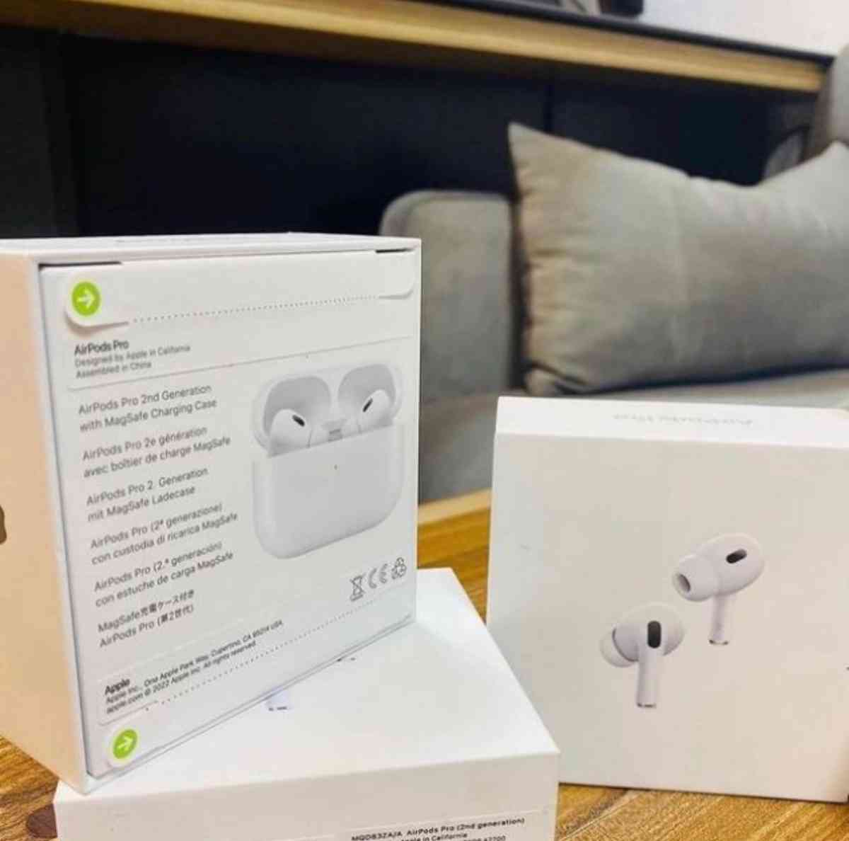Apple AirPods 2nd gen - Albuquerque, New Mexico - FleaMarketBay