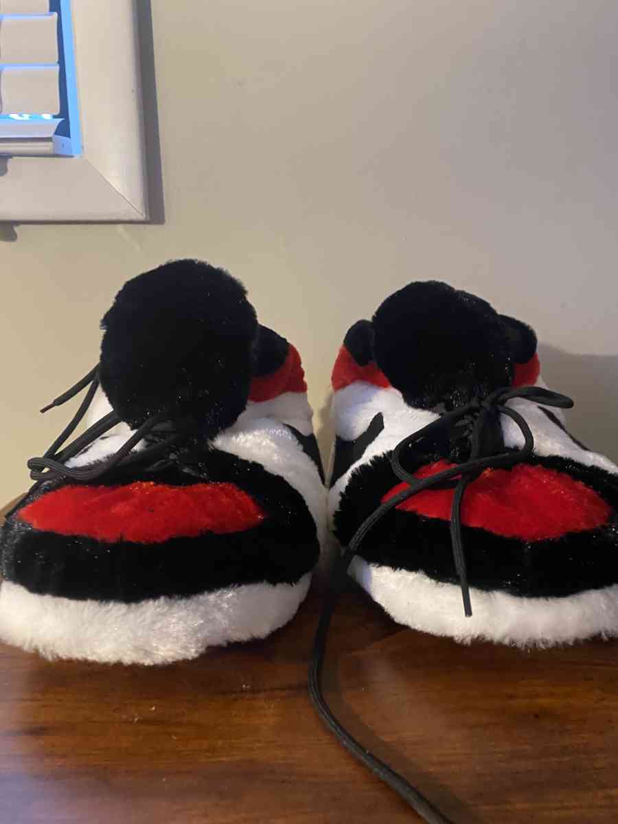 Jordan one slippers - Fort Wayne, Indiana - FleaMarketBay