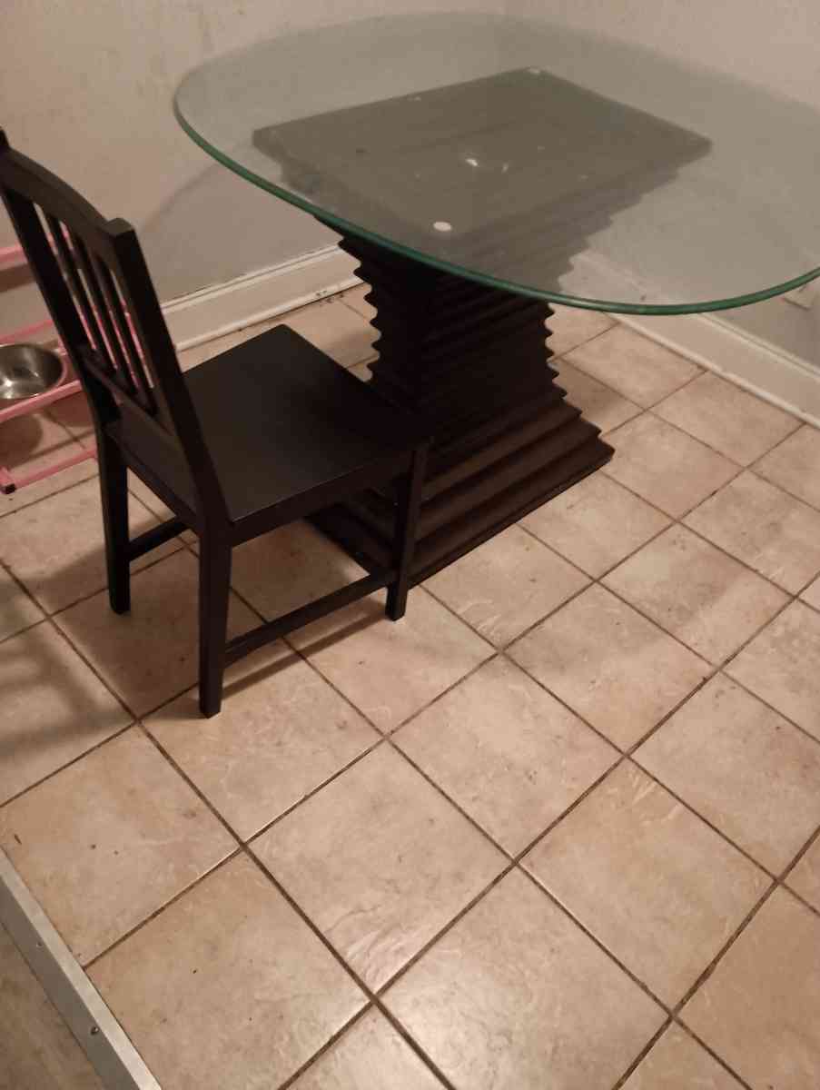 the kitchen table - Altamonte Springs, Florida - FleaMarketBay