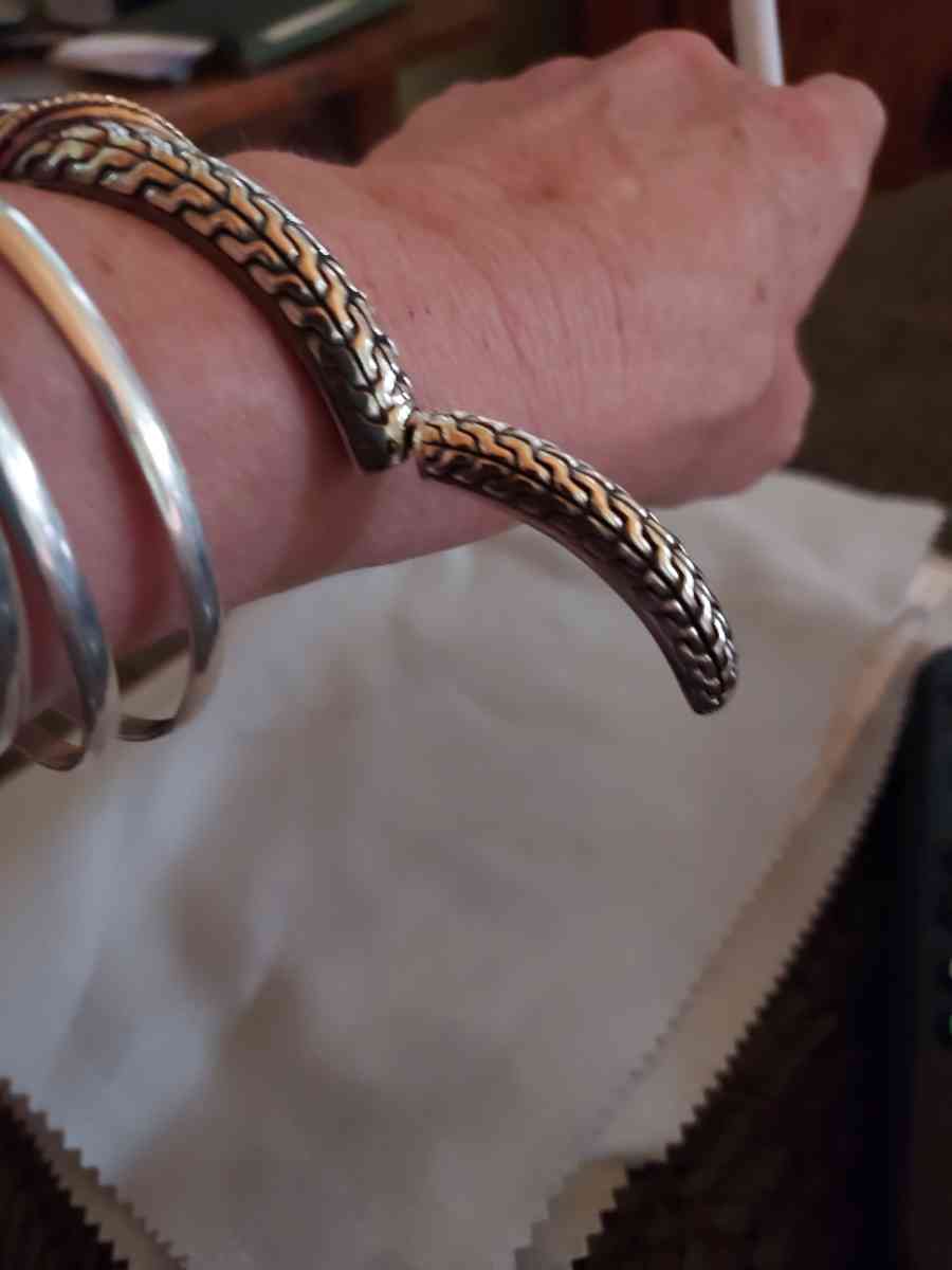 Puka shell inlay hinged cuff of 925 silver solid piece - Albuquerque, New Mexico - FleaMarketBay