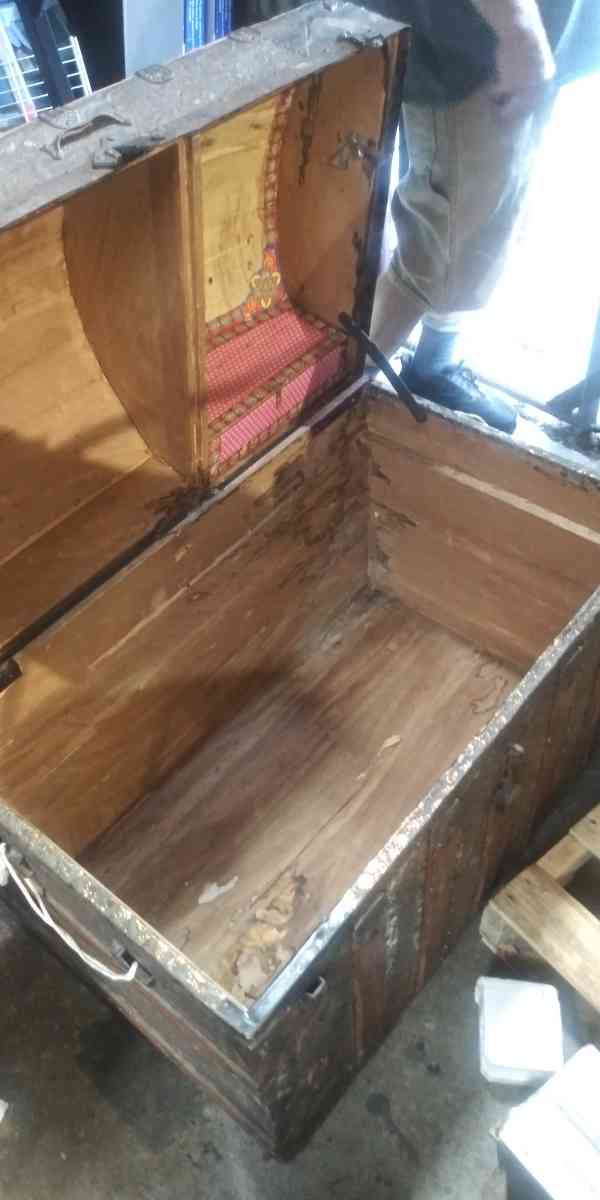 Antique Wooden Chest - Afton, Tennessee - FleaMarketBay
