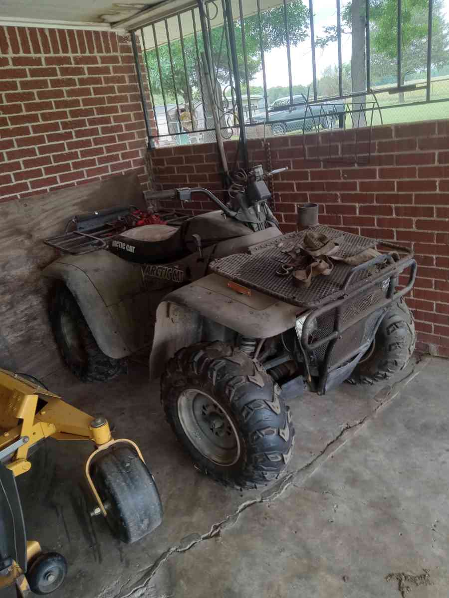 four wheeler 4by4 400 - Spiro, Oklahoma