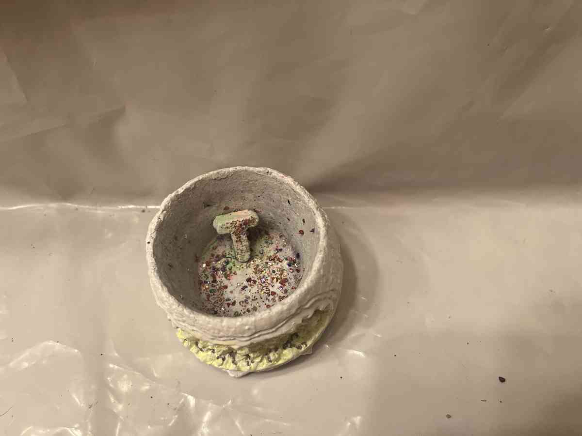 inicials custom your name on it I have diferentes colors - Perris, California - FleaMarketBay