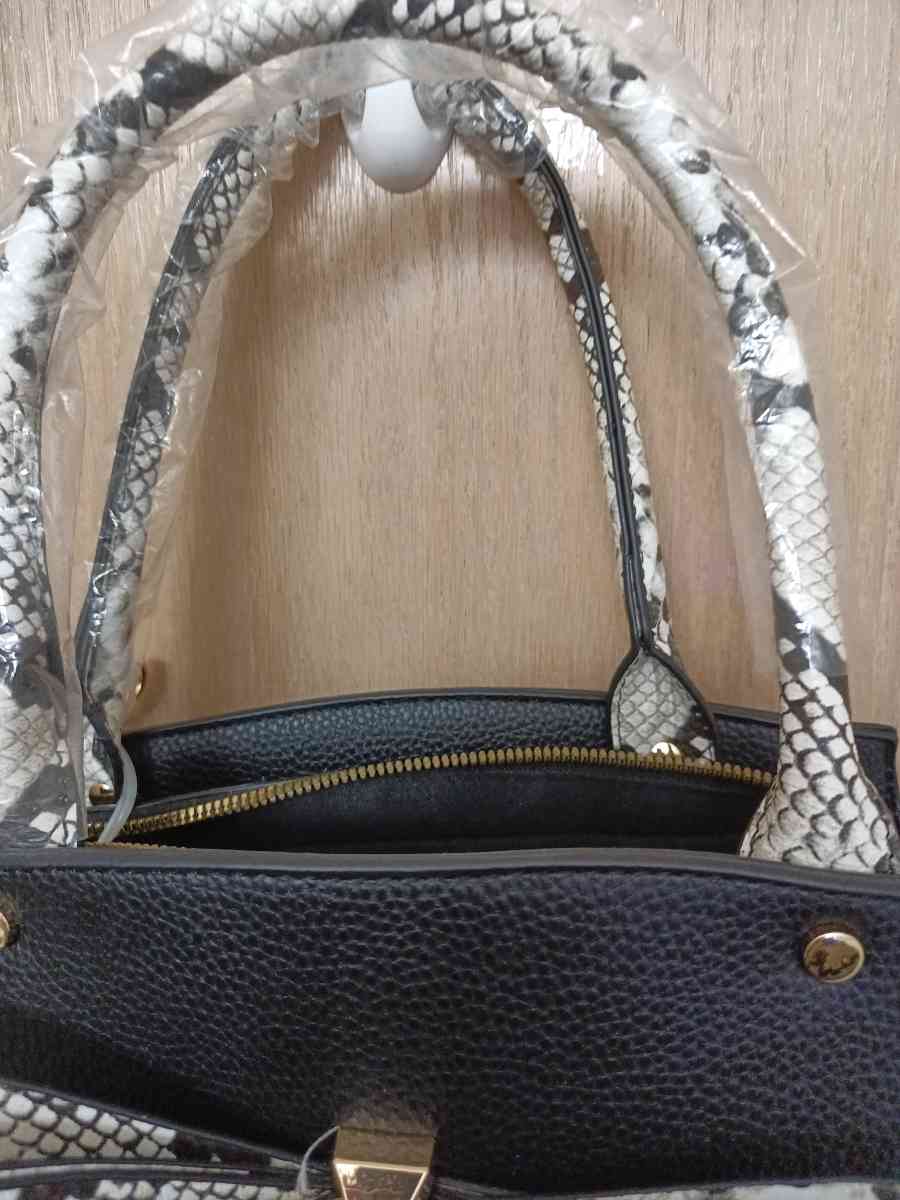 Like Dreams NWT unique purse - Friday Harbor, Washington - FleaMarketBay