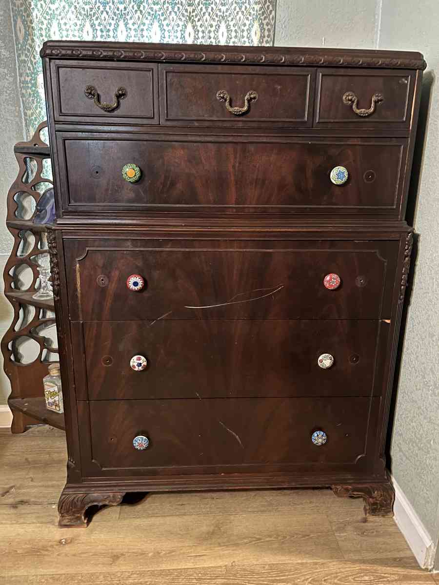 Matching dresser and vanity - Bacliff, Texas