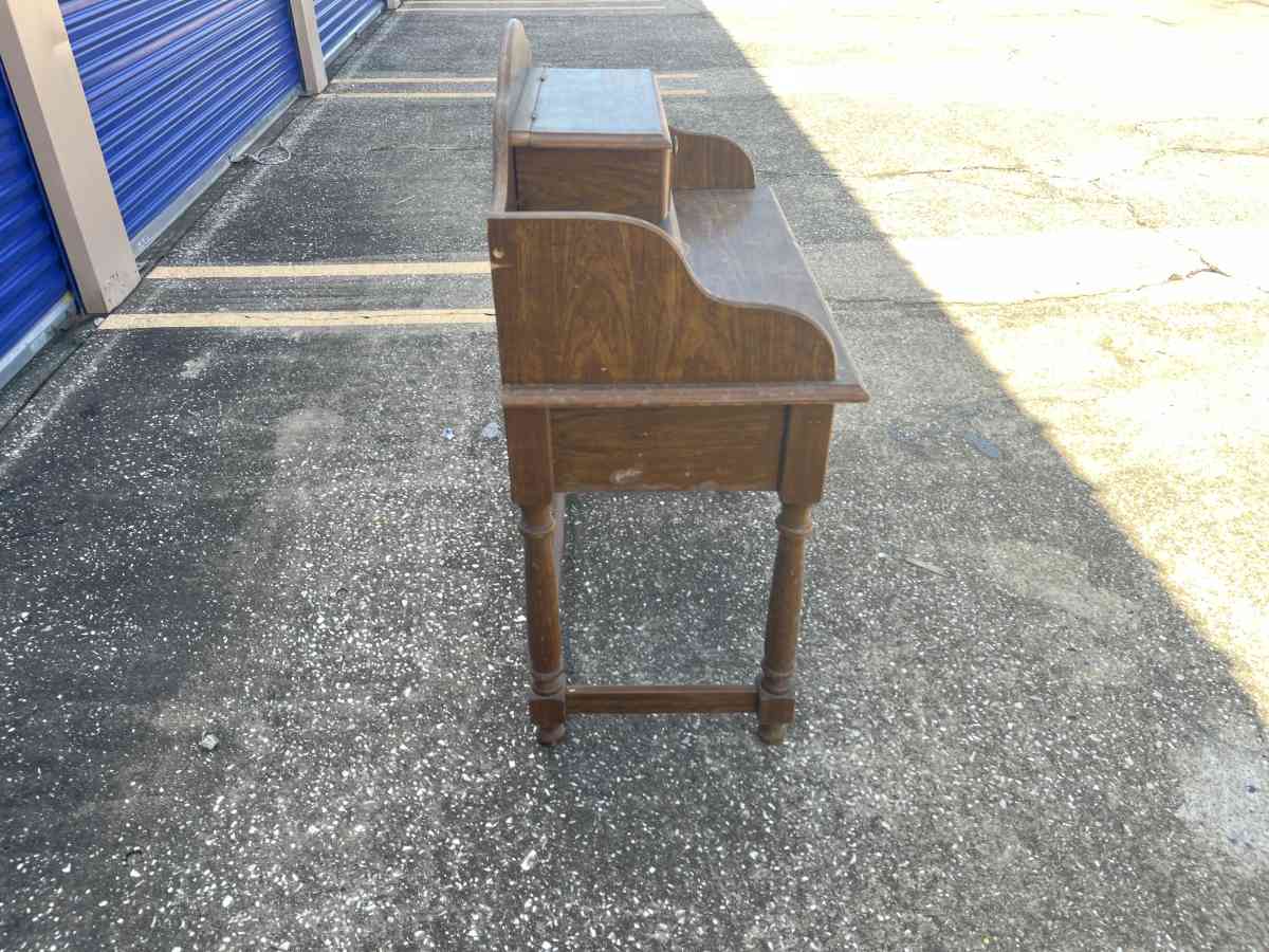 Athens table company Secretary - Bacliff, Texas - FleaMarketBay