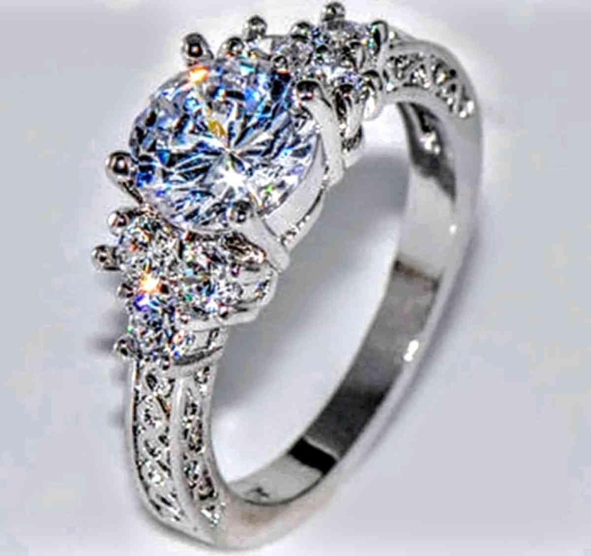 Womens Engagement Ring - Decatur, Illinois
