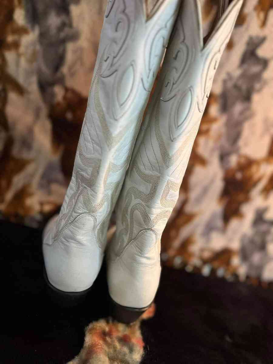 vintage 1989 Tony Lady Lama Boots - Grants Pass, Oregon - FleaMarketBay