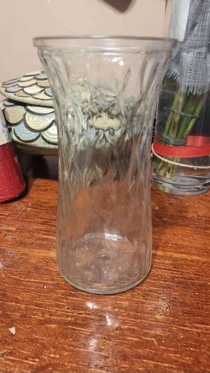 assorted flowers vases - Abilene, Texas - FleaMarketBay