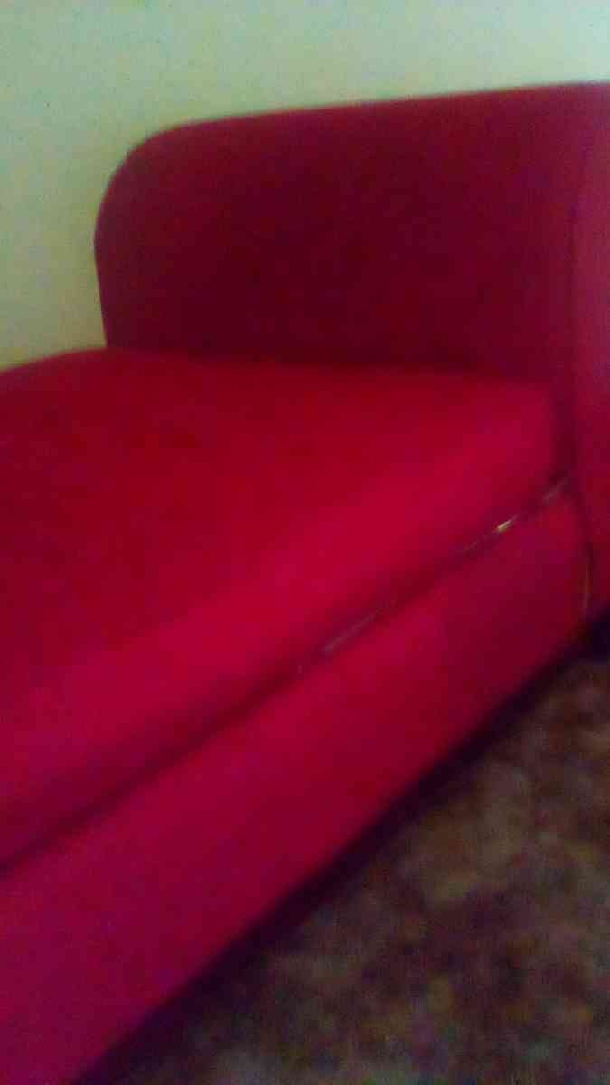Red Chaise lounge - Muskogee, Oklahoma - FleaMarketBay