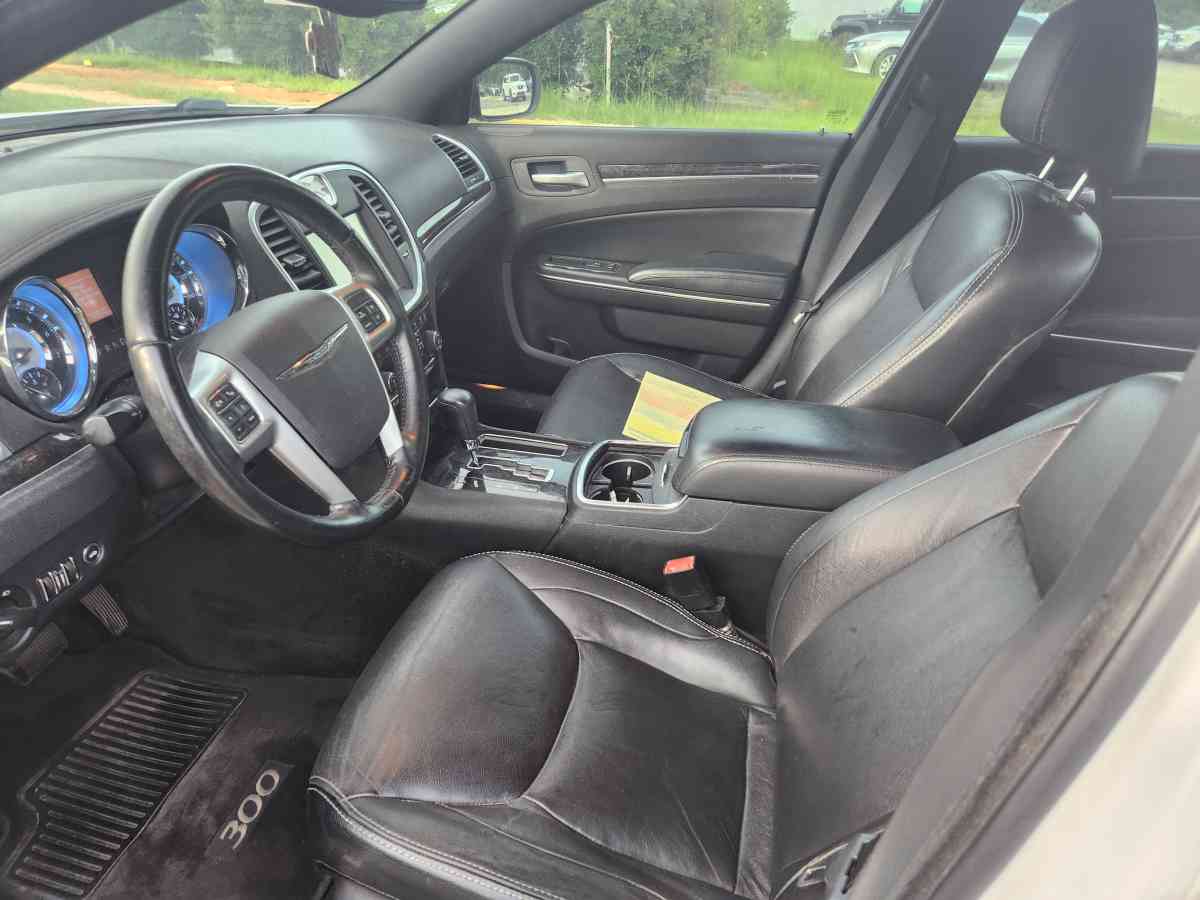 2011 Chrysler 300 Limited - Daphne, Alabama - FleaMarketBay